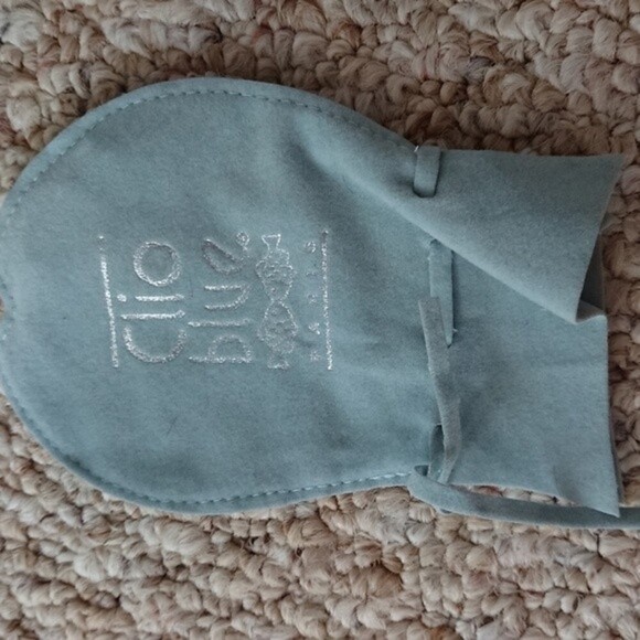 Clio Blue Fish Silver Necklace - Picture 5 of 9